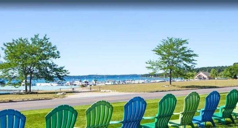 هتل Sleep Inn & Suites Bay View Acme   Traverse City