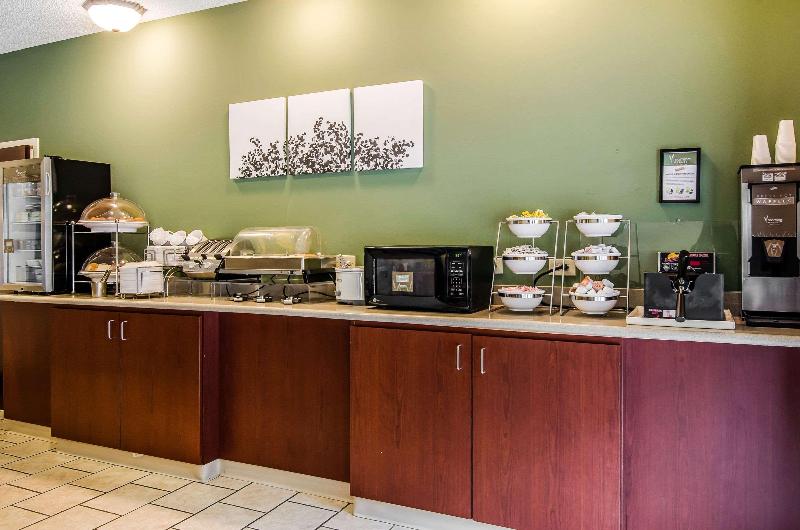 Отель Sleep Inn & Suites Danville Hwy 58