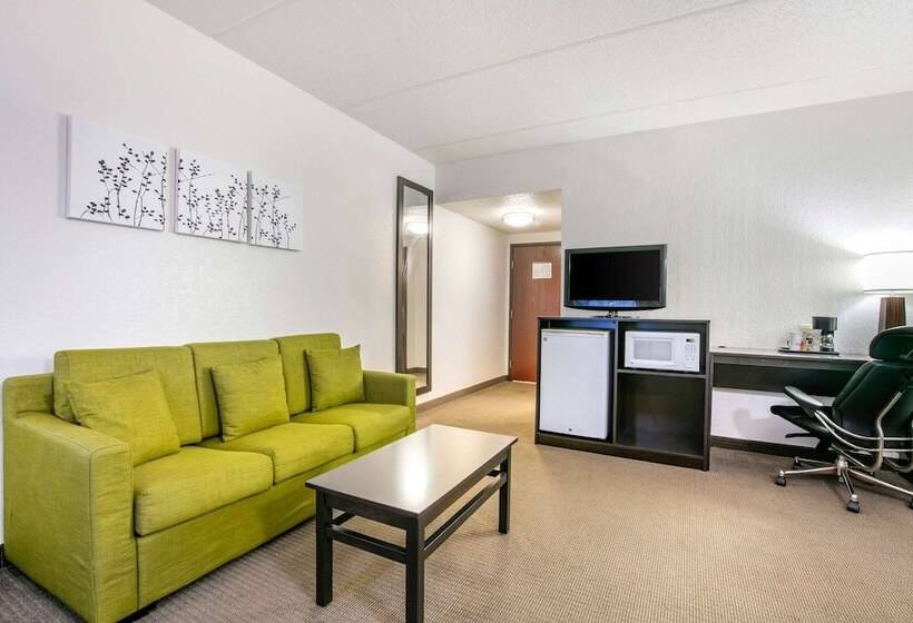 בית מלון כפרי Sleep Inn & Suites Near Sports World Blvd