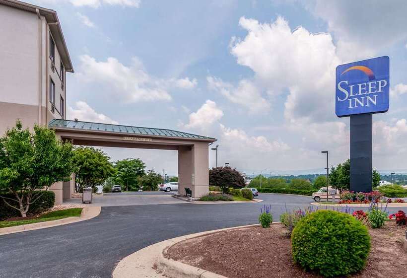 Отель Sleep Inn & Suites Harrisonburg Near University