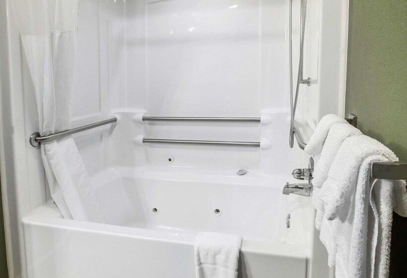 Отель Sleep Inn & Suites Queensbury  Lake George