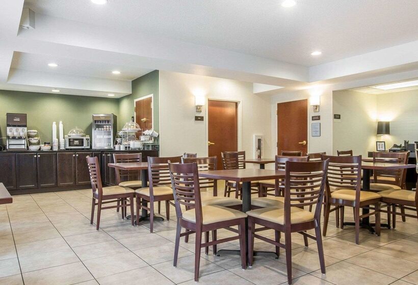 Отель Sleep Inn & Suites Queensbury  Lake George