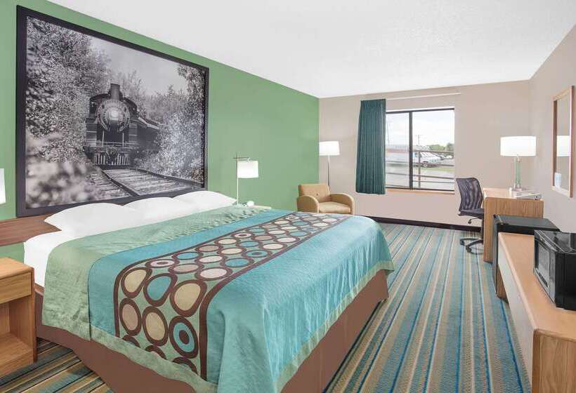 فندق Super 8 By Wyndham Beaver Dam
