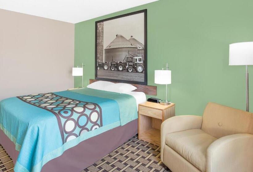 فندق Super 8 By Wyndham Beaver Dam