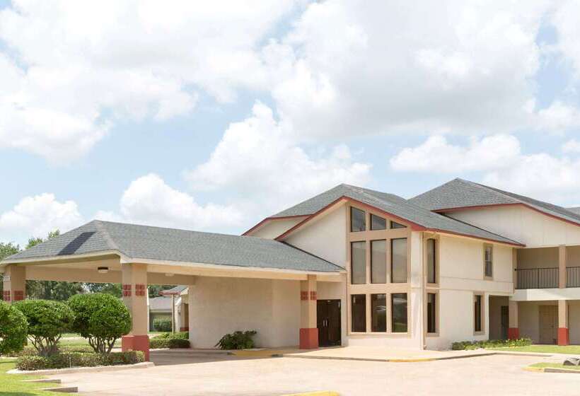 בית מלון כפרי Super 8 By Wyndham Bossier City/shreveport Area
