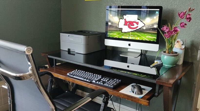 هتل Super 8 By Wyndham Kansas City