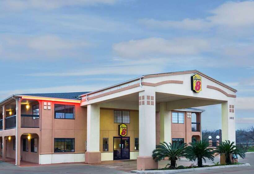 Отель Super 8 By Wyndham San Antonio/riverwalk Area