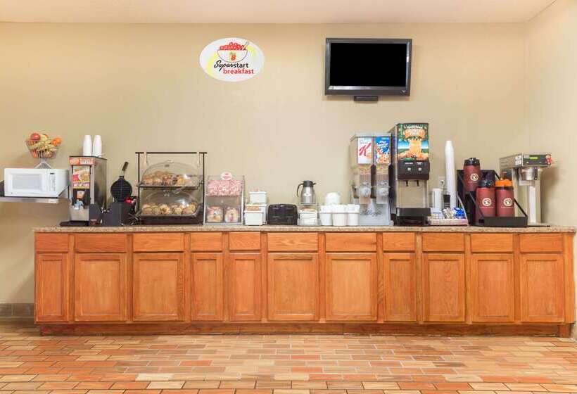 هتل Super 8 By Wyndham Vandalia/dayton International Airport