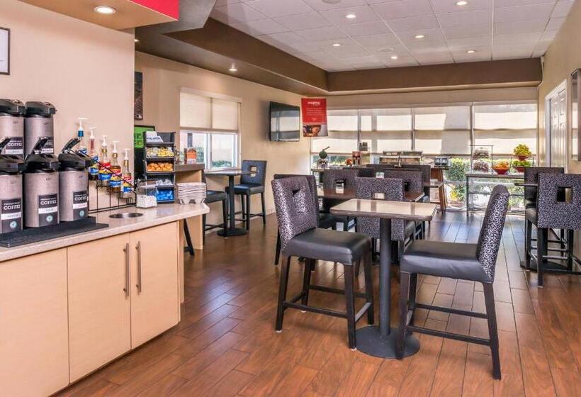 Отель Towneplace Suites By Marriott Anaheim Maingate Near Angel Stadium
