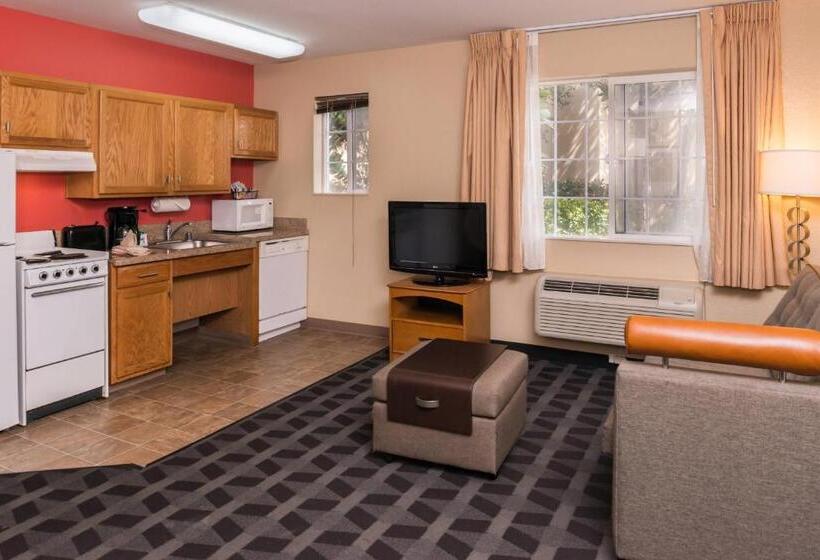 Отель Towneplace Suites By Marriott Anaheim Maingate Near Angel Stadium