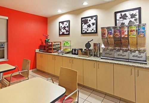 בית מלון כפרי Towneplace Suites By Marriott Charlotte Arrowood