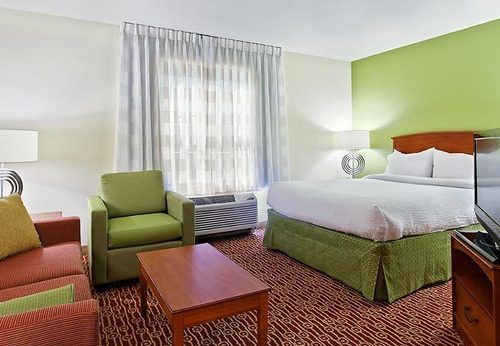 בית מלון כפרי Towneplace Suites By Marriott Charlotte Arrowood