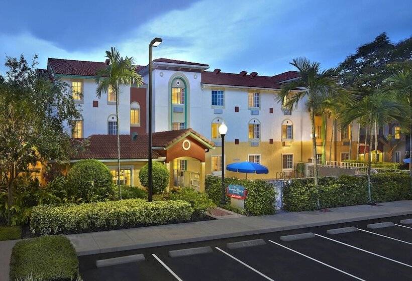 Отель Towneplace Suites By Marriott Fort Lauderdale Weston