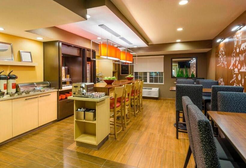 هتل Towneplace Suites Mobile