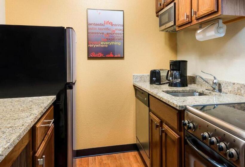 هتل Towneplace Suites Mobile