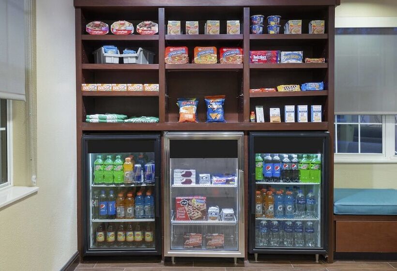 Отель Towneplace Suites Savannah Midtown