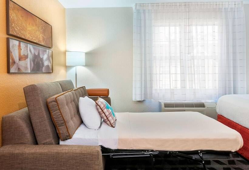 Отель Towneplace Suites Savannah Midtown