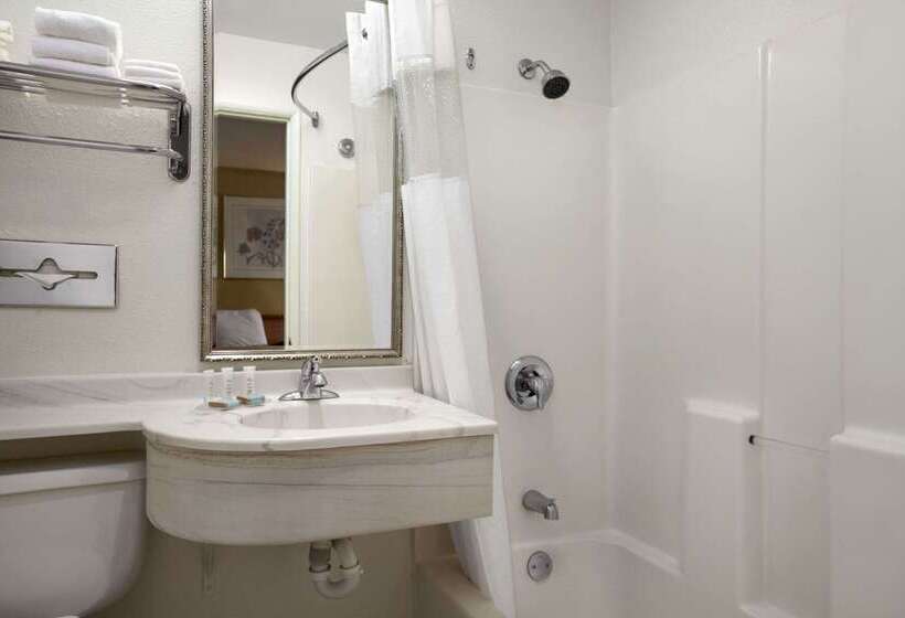 فندق Travelodge By Wyndham Pendleton Or