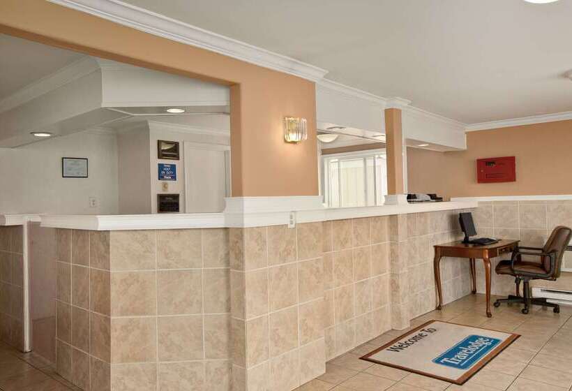 هتل Travelodge By Wyndham Port Of Tacoma Wa