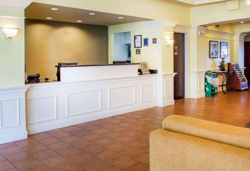 호텔 Wingate By Wyndham Dublin Near Claytor Lake State Park