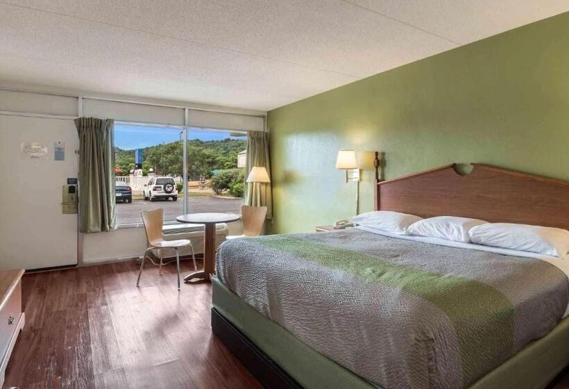 Motel 6 Pulaski, Tn