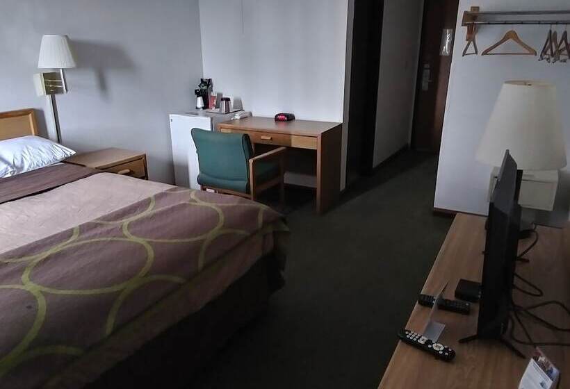 汽车旅馆  Amerihost Inn & Suites