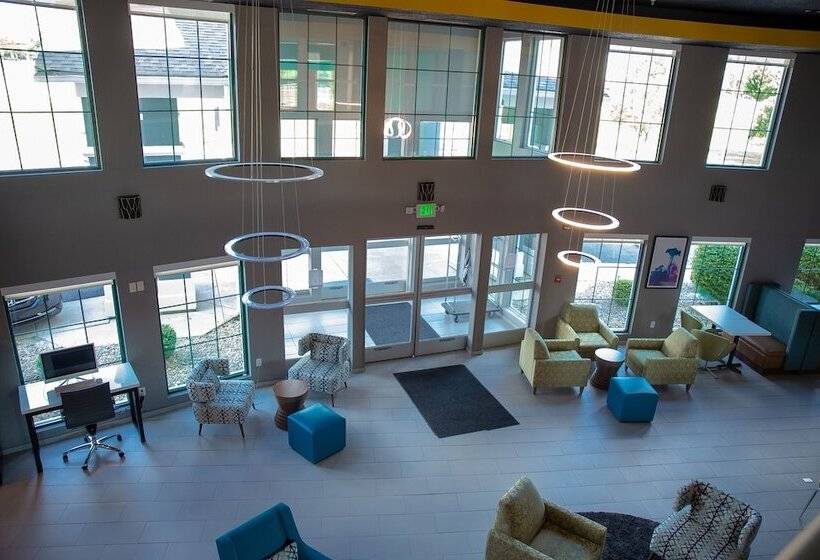 فندق على الطريق Clarion Pointe Indianapolis Airport