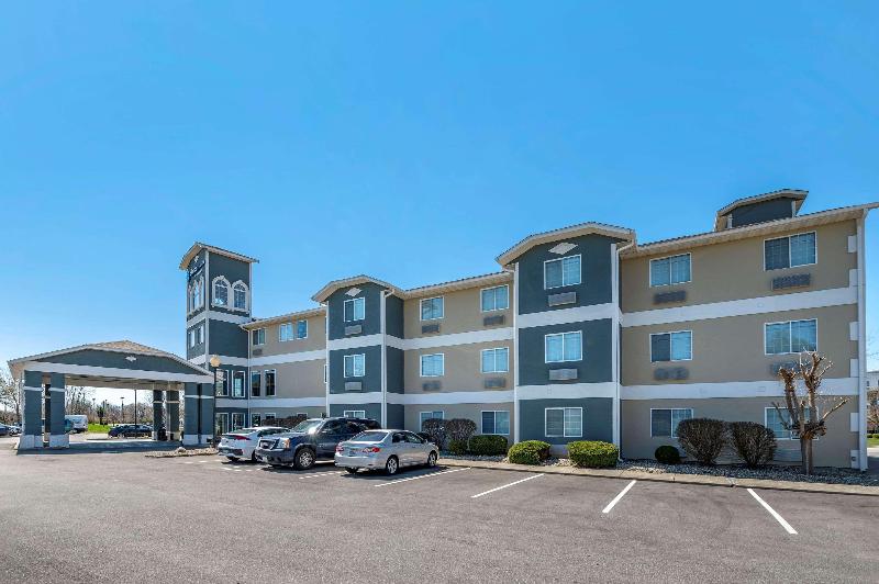 فندق على الطريق Clarion Pointe Indianapolis Airport