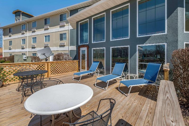 فندق على الطريق Clarion Pointe Indianapolis Airport