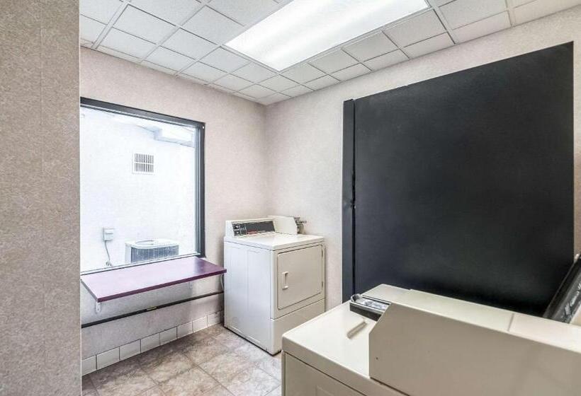 汽车旅馆  Econo Lodge Inn & Suites