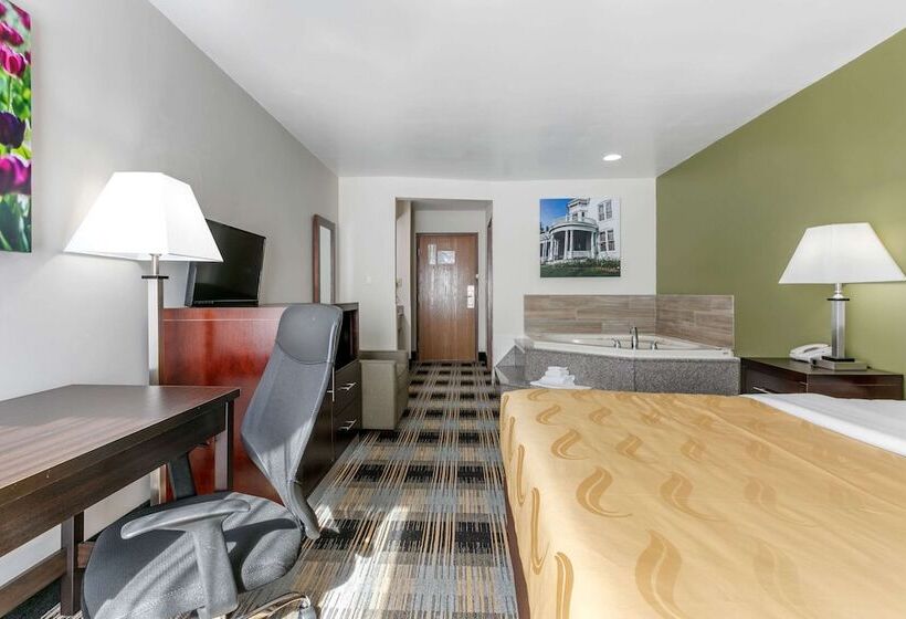 فندق على الطريق Quality Inn