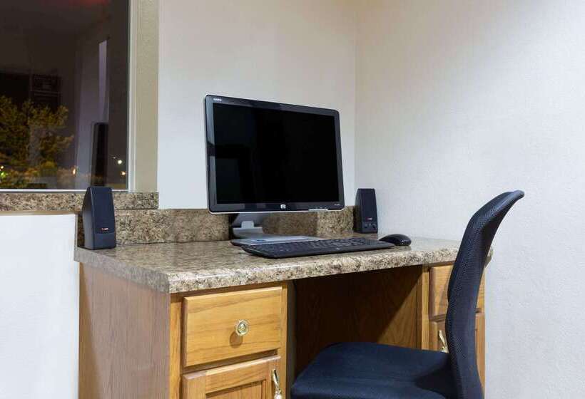 فندق على الطريق Super 8 By Wyndham Anderson/clemson Area