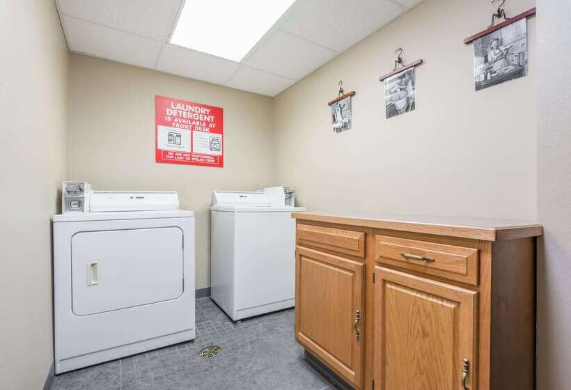 Мотель Super 8 By Wyndham Beloit Ks