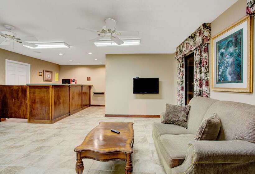 فندق على الطريق Super 8 By Wyndham Booneville