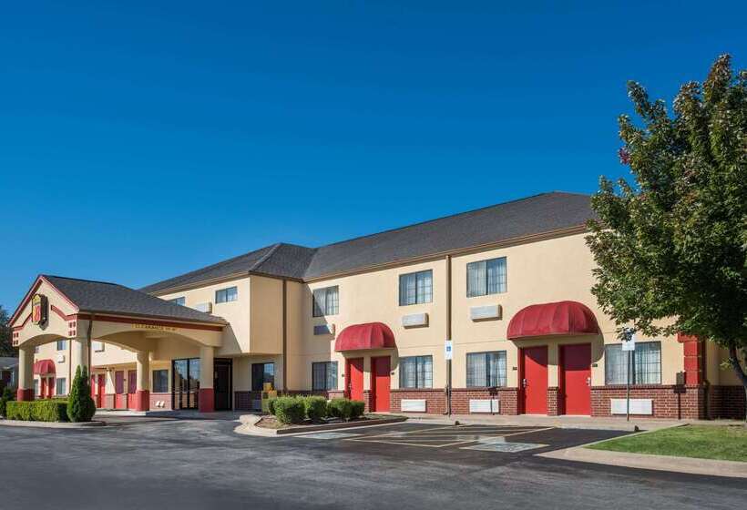 فندق على الطريق Super 8 By Wyndham Claremore Ok