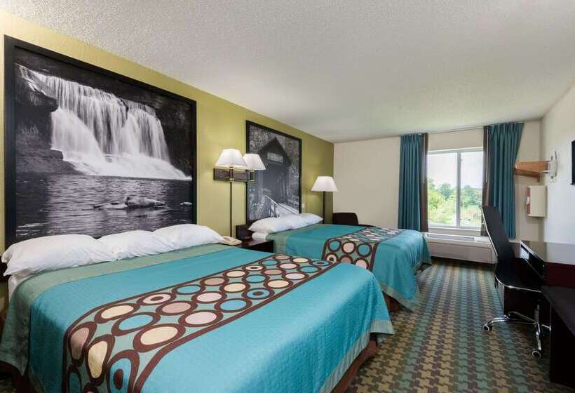 فندق على الطريق Super 8 By Wyndham Cloverdale In