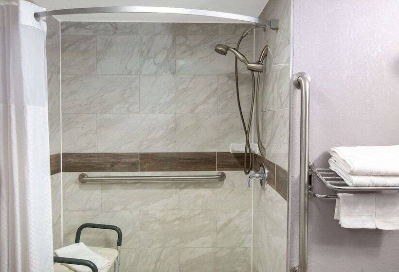 فندق على الطريق Super 8 By Wyndham Malvern