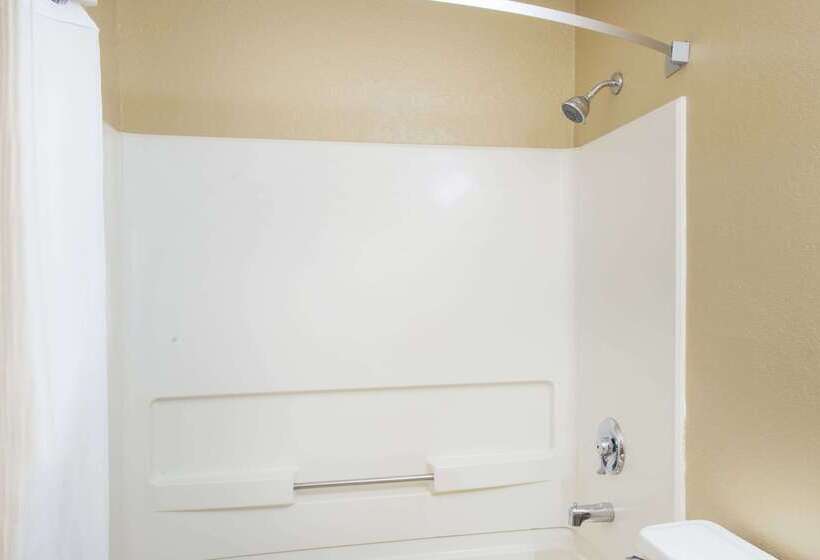 فندق على الطريق Super 8 By Wyndham Massena Ny