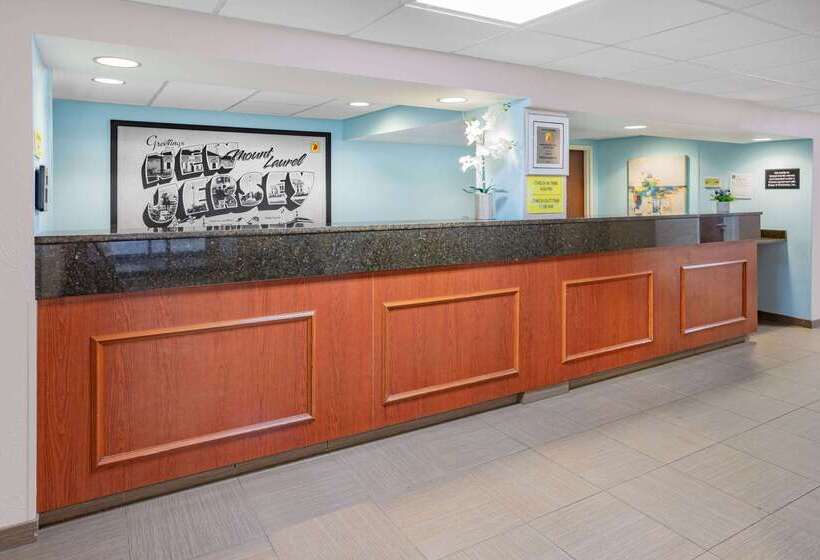 فندق على الطريق Super 8 By Wyndham Mount Laurel