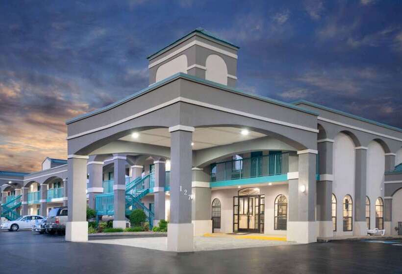 فندق على الطريق Super 8 By Wyndham Murfreesboro
