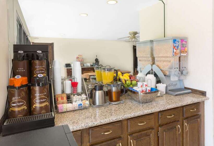 مُتل Super 8 By Wyndham Ocean Springs Biloxi
