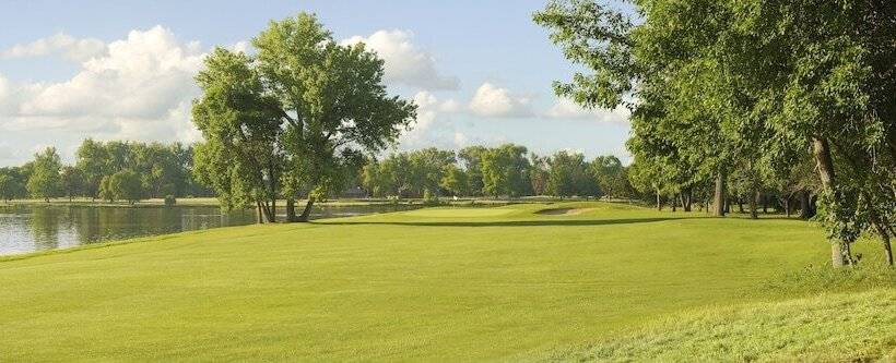 فندق على الطريق Super 8 By Wyndham Omaha Eppley Airport/carter Lake