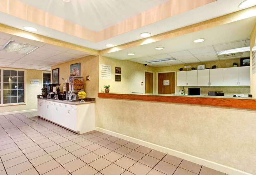 מוטל Super 8 By Wyndham Smithfield Selma