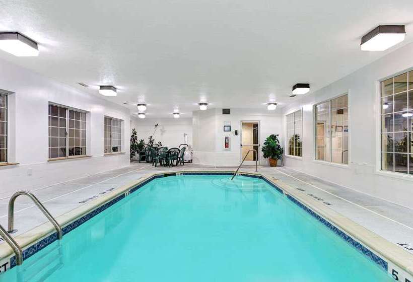 מוטל Super 8 By Wyndham Smithfield Selma