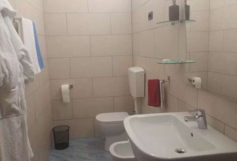 مبيت وإفطار Bar Centrale Zichella