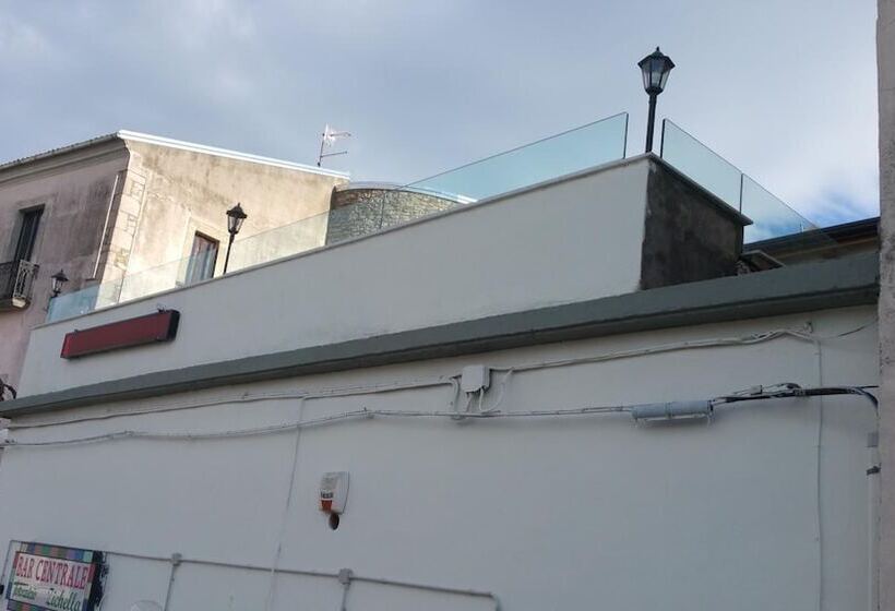 مبيت وإفطار Bar Centrale Zichella
