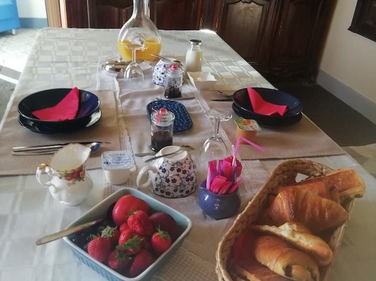 تختخواب و صبحانه Maison Du Cheval