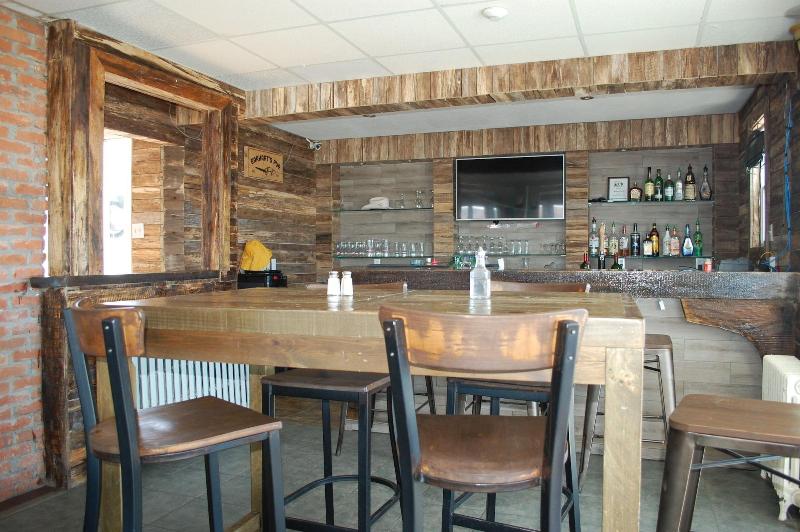 Edge Of The Avalon Inn