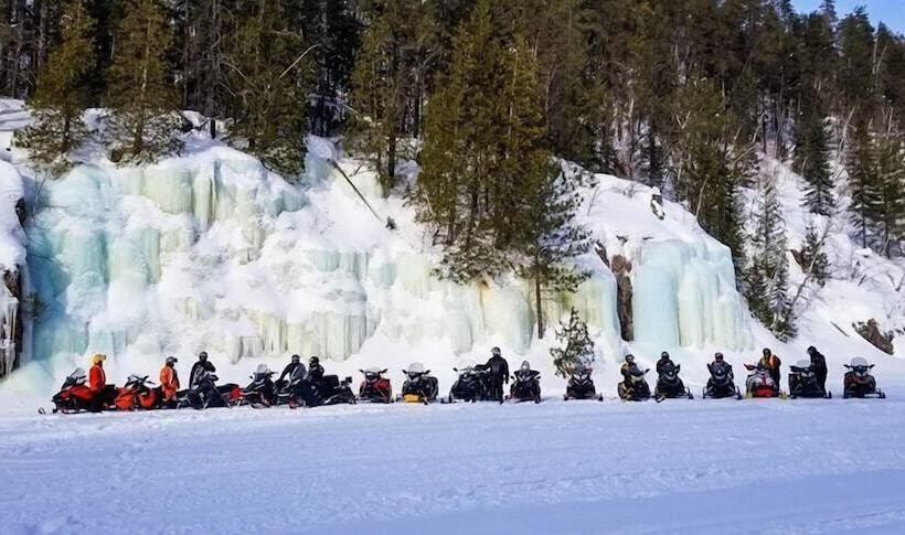 فندق Elk Lake Eco Centre