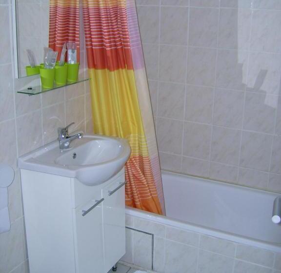 ホテル Gasthaus Zur Traube